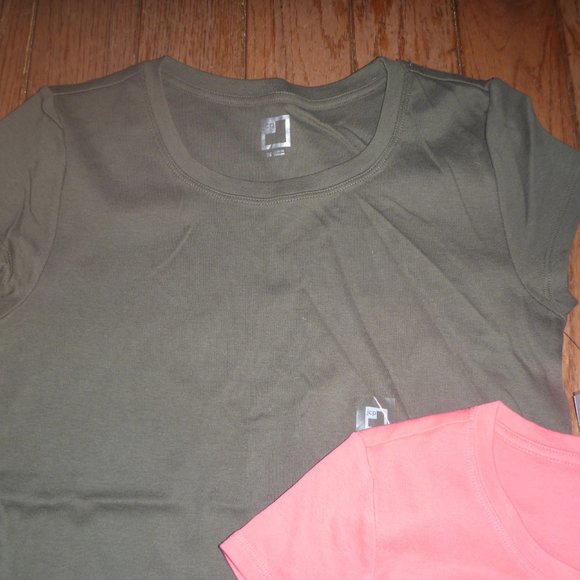 5 Woman's 100% Cotton Tee Shirts - Picture 2 of 6